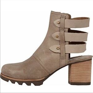 Sorel 6.5 wedge bootie boot addington